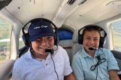 kids-in-plane